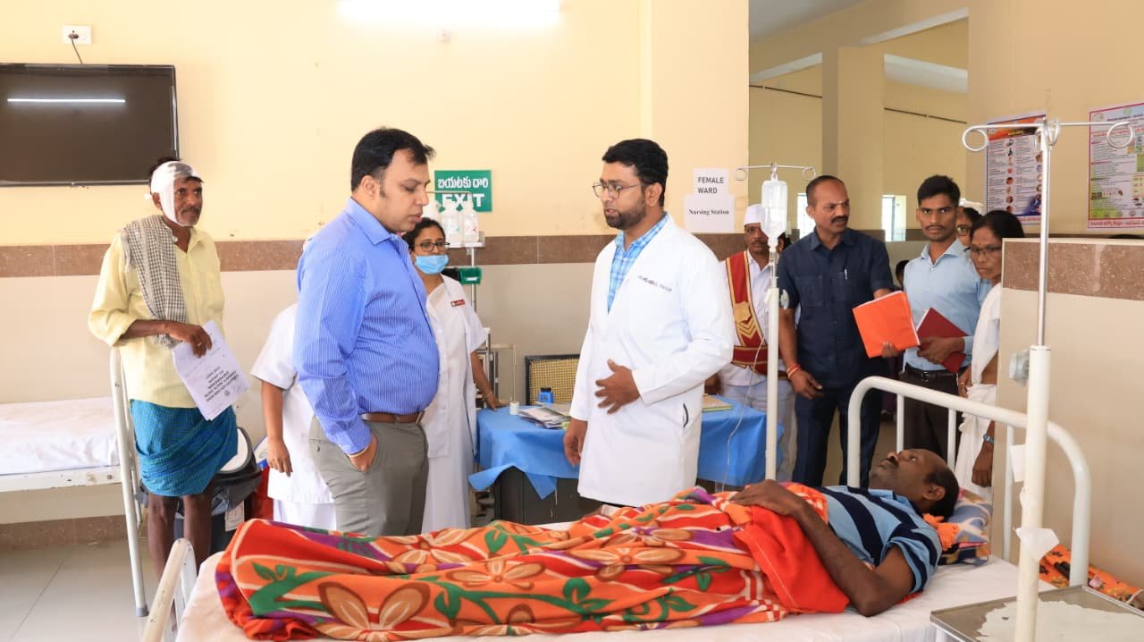 ఓపీ, ఐపీ కేసులు – రోజూవారి సేవలపై ప్రత్యేక దృష్టి  విద్యార్థినులకు పోషకాహారం అందించాలి  జిల్లా కలెక్టర్ సందీప్ కుమార్ ఝా